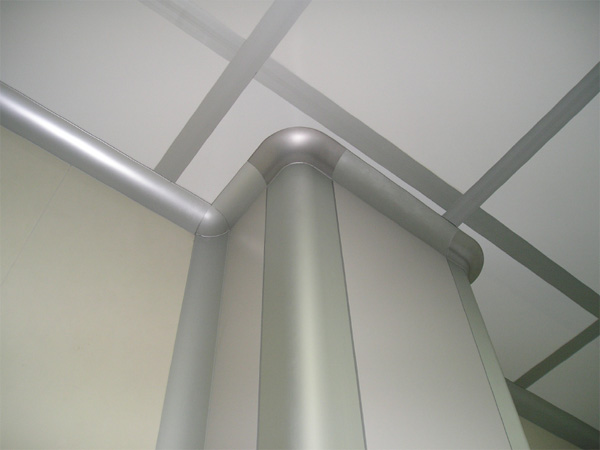 Clean room Al. Extruded coving